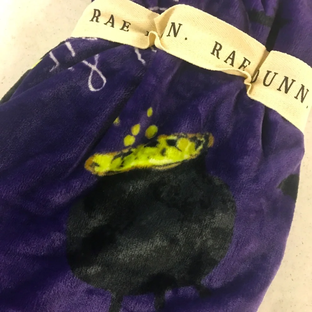 🧙‍♀️NWT Rae Dunn Purple BUBBLE BUBBLE TOIL & TROUBLE Halloween Plush Throw🧙‍♀️ - Picture 3 of 9